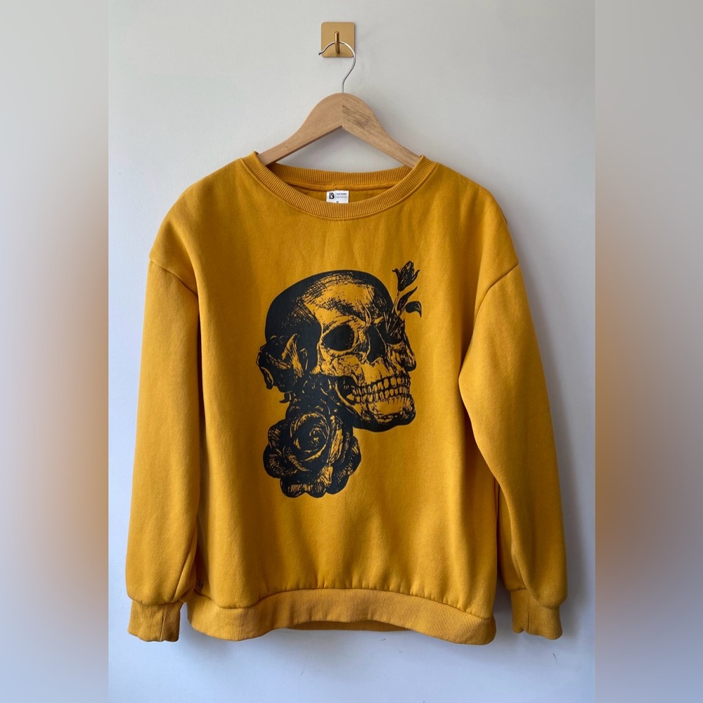 Medium Buff‎ Bunny Mustard Yellow Skull Floral Graphic Crewneck Sweatshirt